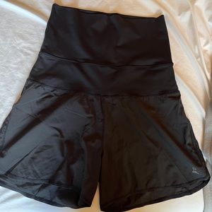 For Two Fitness maternity running shorts, size XL